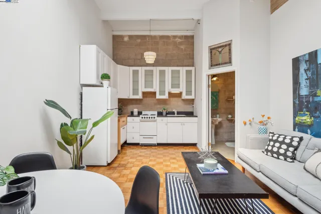 $644,000 | 2112 West Street, Unit 2, Oakland, CA 94612