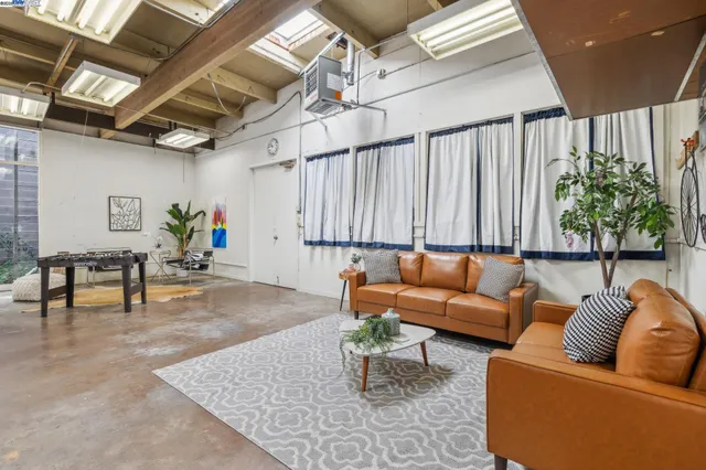 $644,000 | 2112 West Street, Unit 2, Oakland, CA 94612