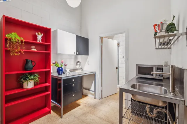 $644,000 | 2112 West Street, Unit 2, Oakland, CA 94612