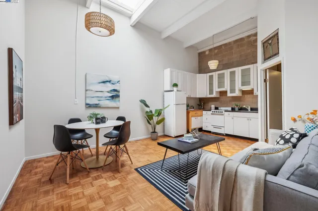 $644,000 | 2112 West Street, Unit 2, Oakland, CA 94612