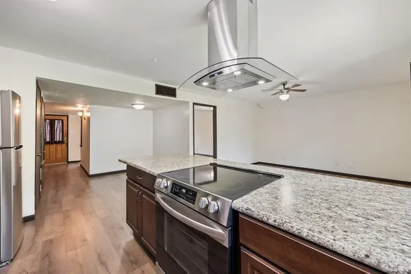 $2,100 | 729 Via Altos, Mesquite, TX 75150