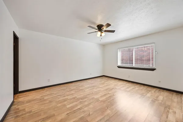 $2,100 | 729 Via Altos, Mesquite, TX 75150