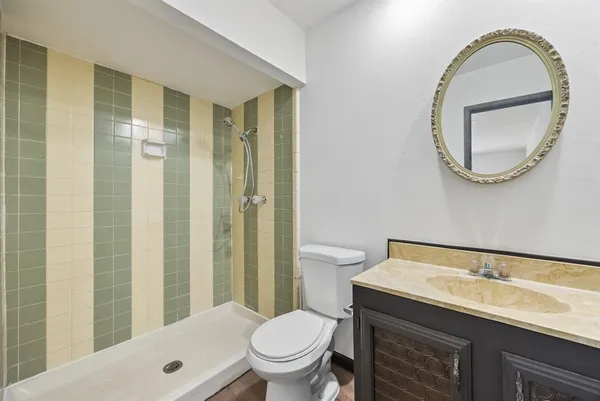 $2,100 | 729 Via Altos, Mesquite, TX 75150