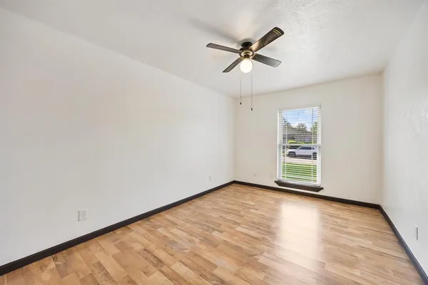 $2,100 | 729 Via Altos, Mesquite, TX 75150