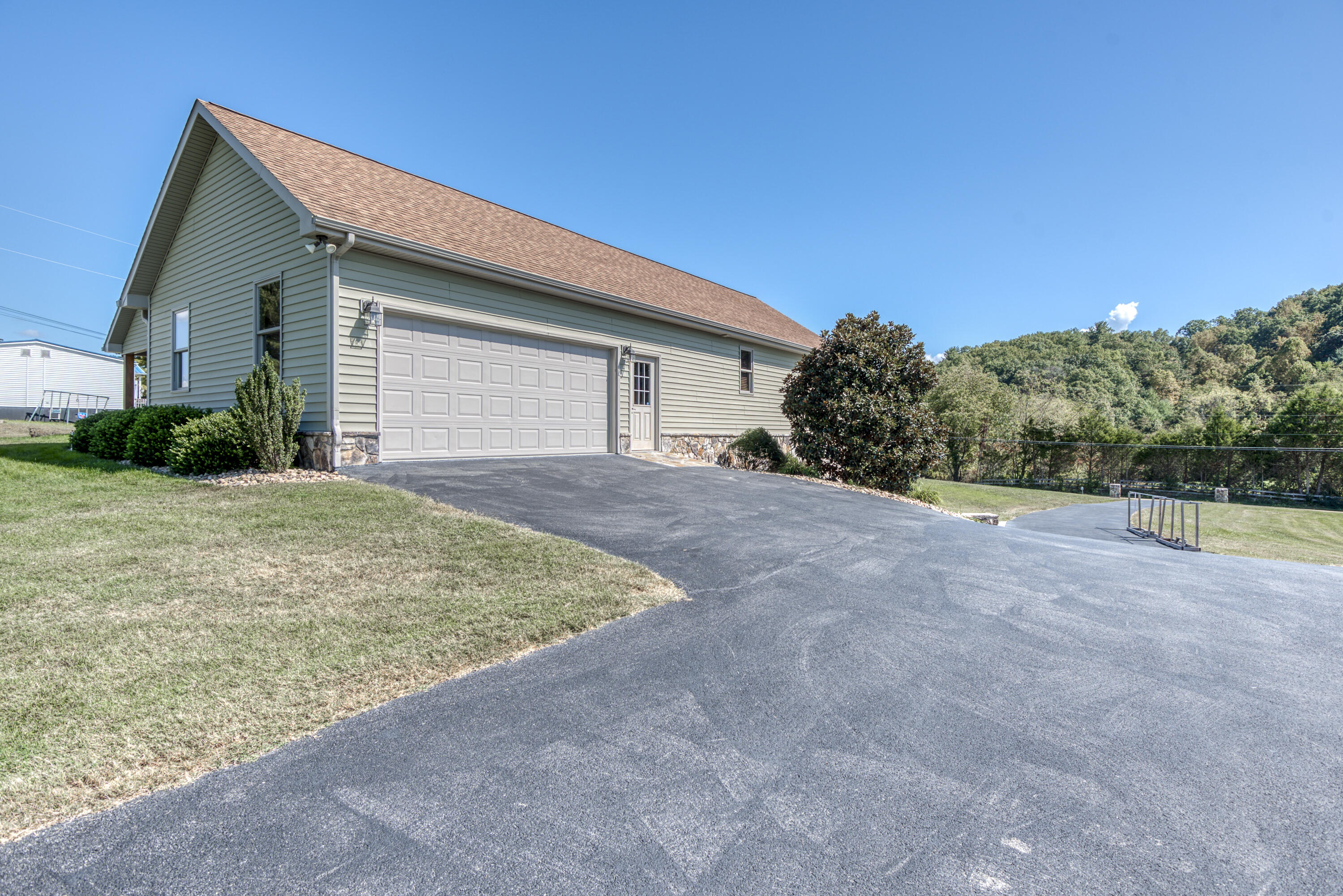 18615 Cleveland Road Abingdon, VA 24211 - Photo 6 of 56 18615-Cleveland-Rd-Abingdon-VA Matt-Smit