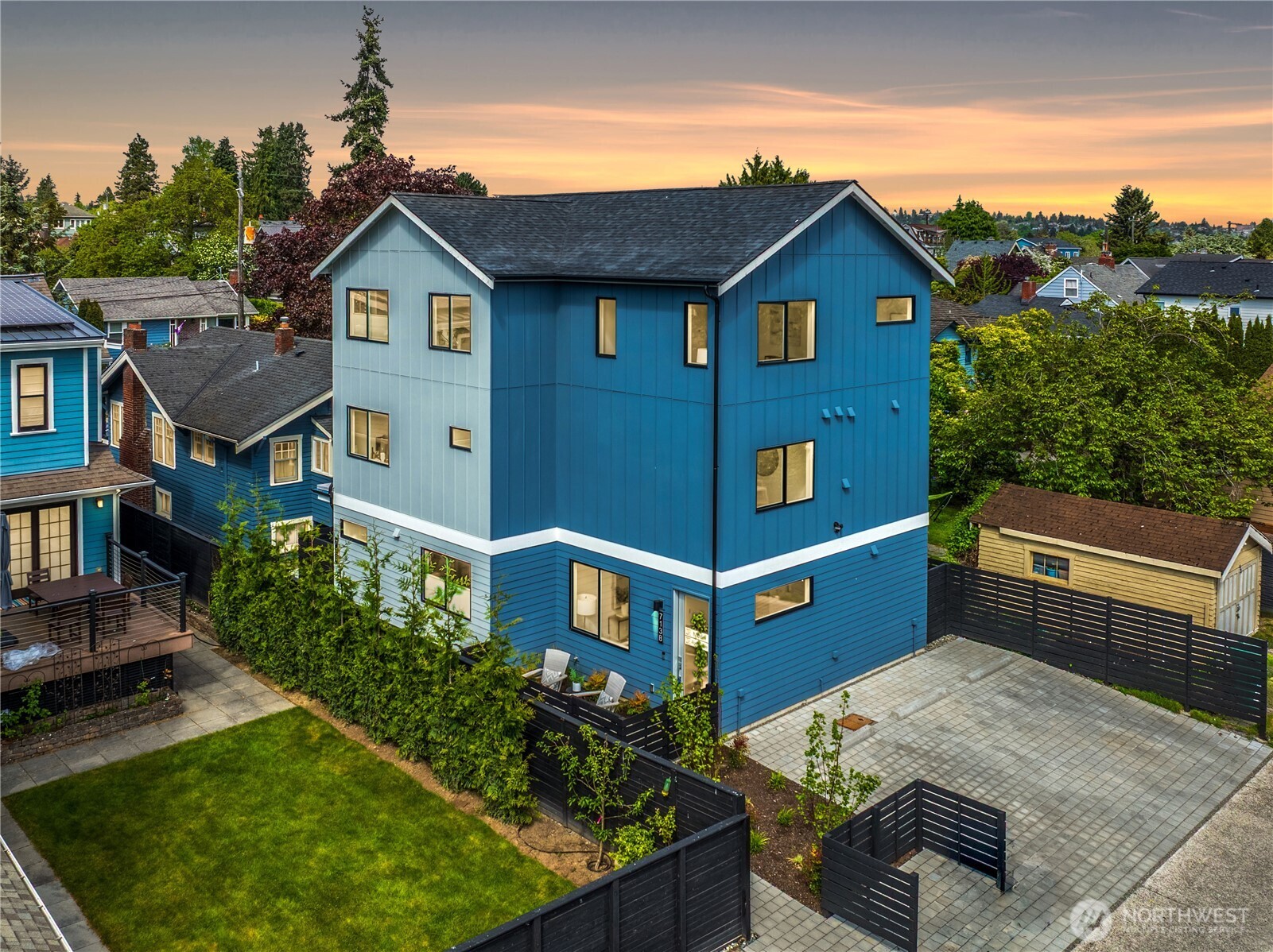 713 North 70th Street Seattle, WA 98103 - Photo 1 of 28