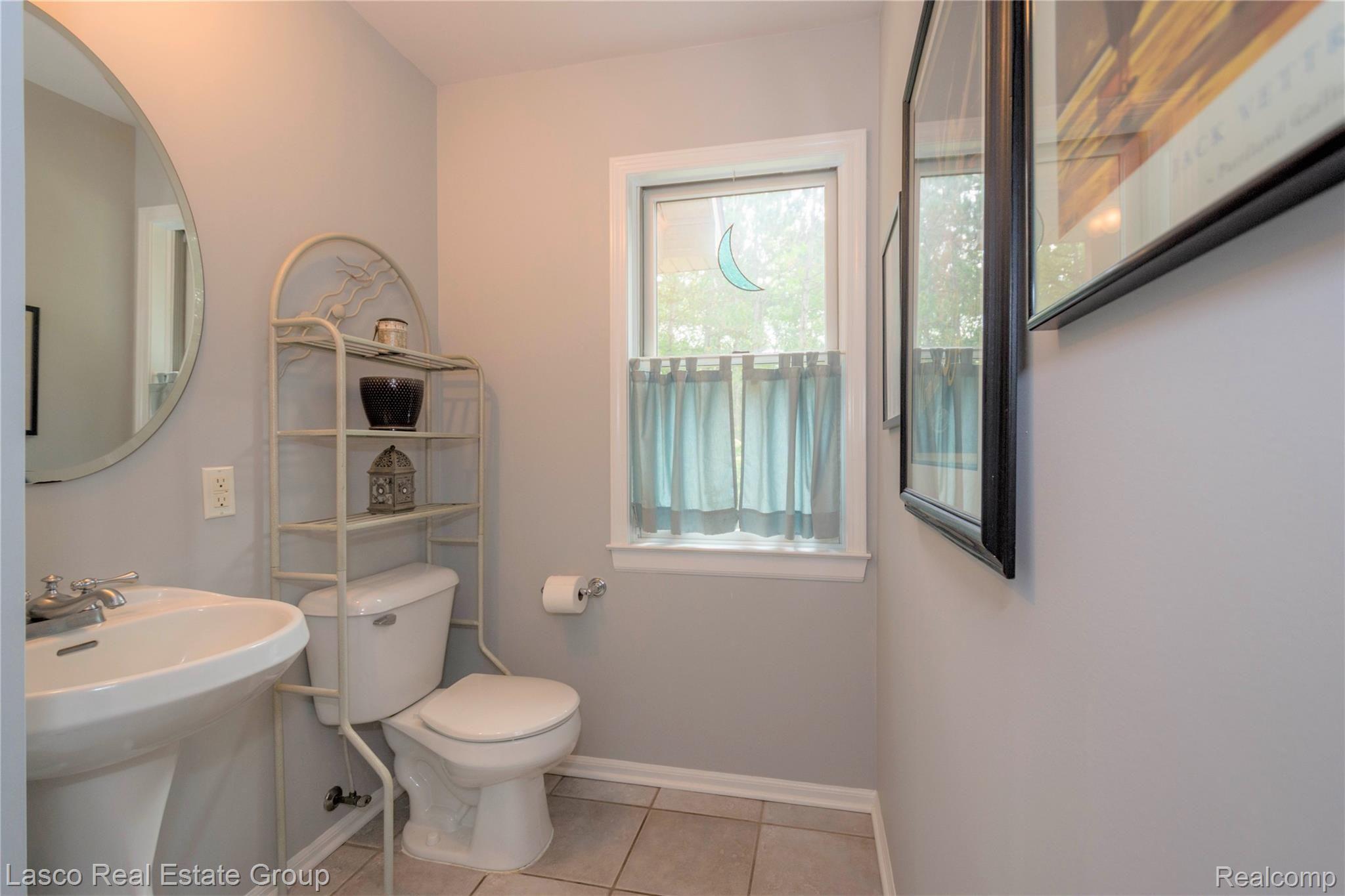 5595 Bullard Road Fenton, MI 48430 - Photo 20 of 27 DSC_08031.jpg