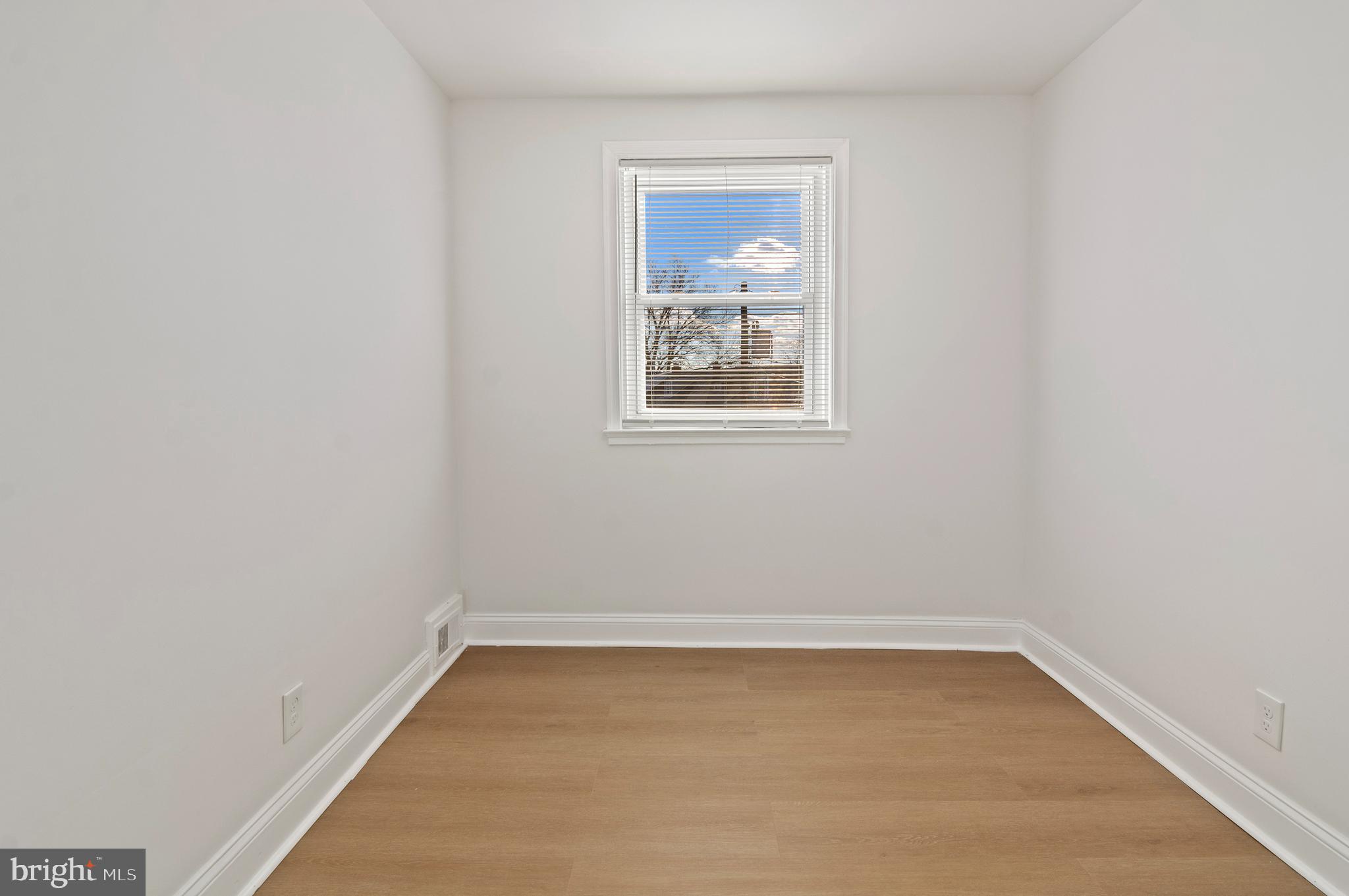 1717 Hartsdale Road Baltimore, MD 21239 - Photo 19 of 39