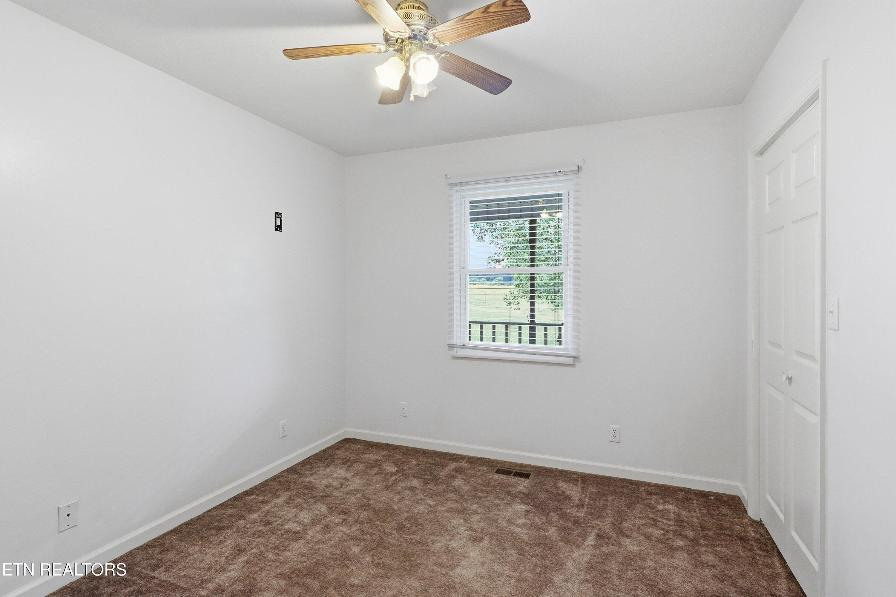 677 Bethel Road Clinton, TN 37716 - Photo 19 of 29 677 Bethel Rd-19