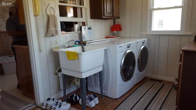 8124 Fenton Road Grand Blanc, MI 48439 - Photo 2 of 12 21190553-1.JPG