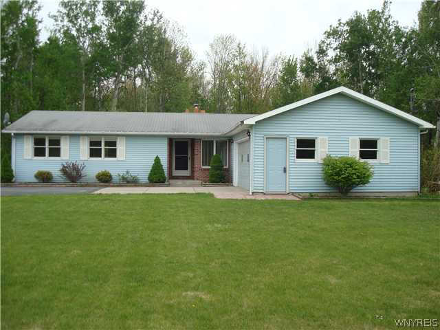 216 Maple Road Pembroke, NY 14036 - Photo 1 of 1 Exterior Front