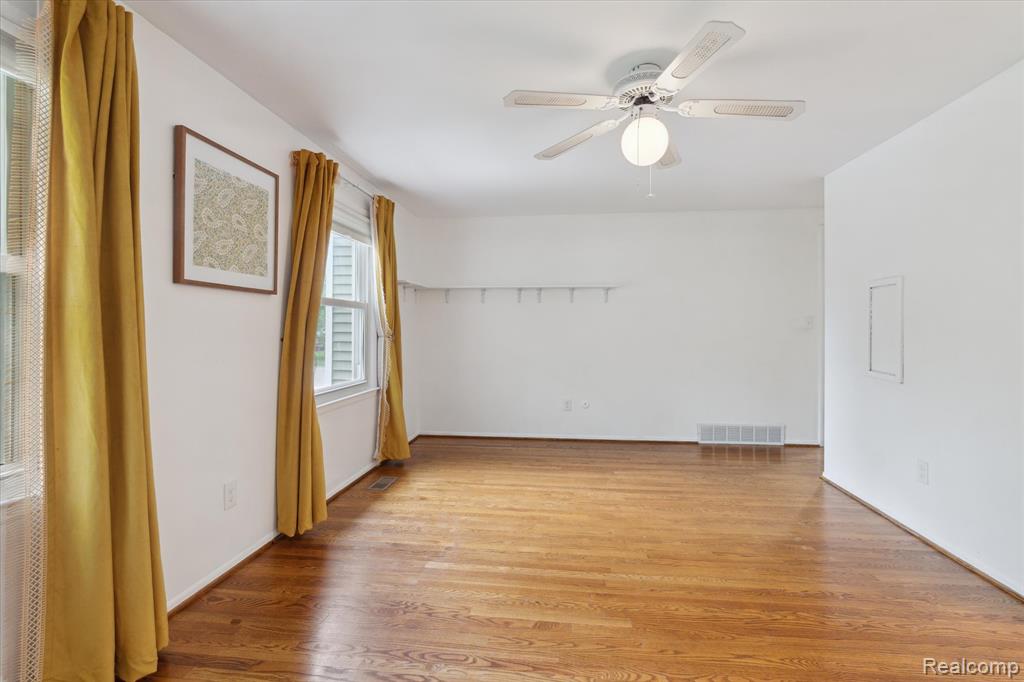 19581 Silver-Spring Street Southfield, MI 48076 - Photo 17 of 40 Gallery Image 17