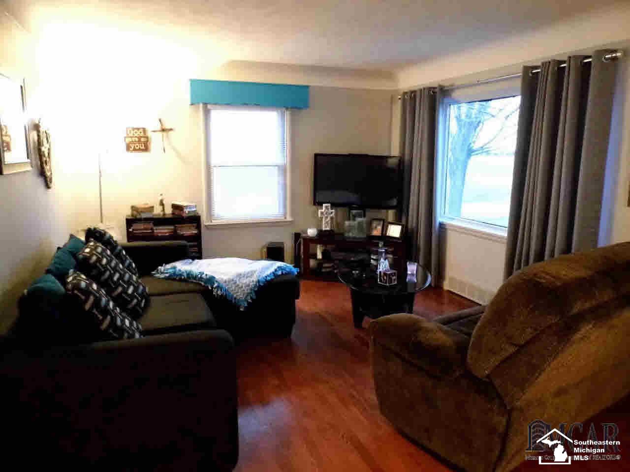 1971 Petersburg Road Dundee, MI 48131 - Photo 6 of 14 21268152-5.JPG