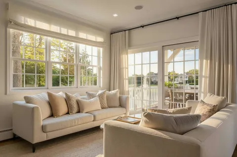 $3,495,000 | 20 Penny Lane, Hampton Bays, NY 11946