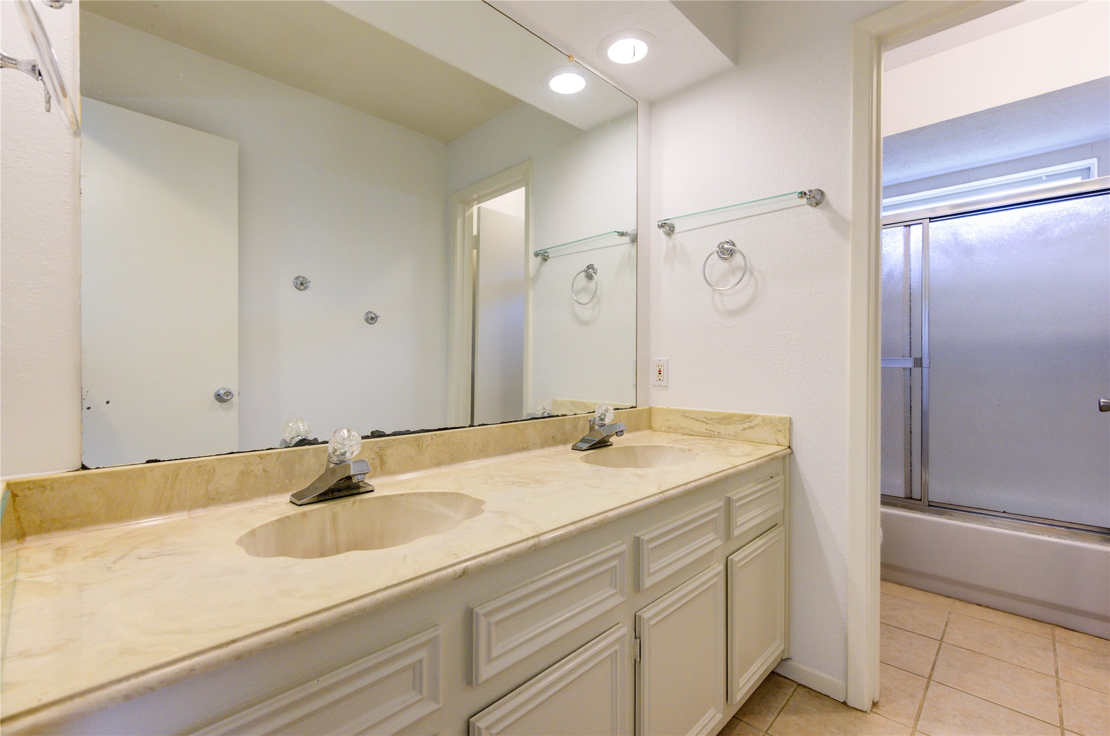 3639 Fir Forest Drive Spring, TX 77388 - Photo 33 of 44 a bathroom with a sink and a mirror