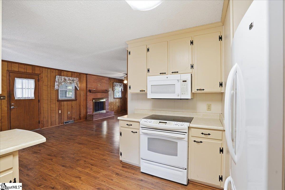 208 State Rd S-30-483 Clinton, SC 29325 - Photo 17 of 28