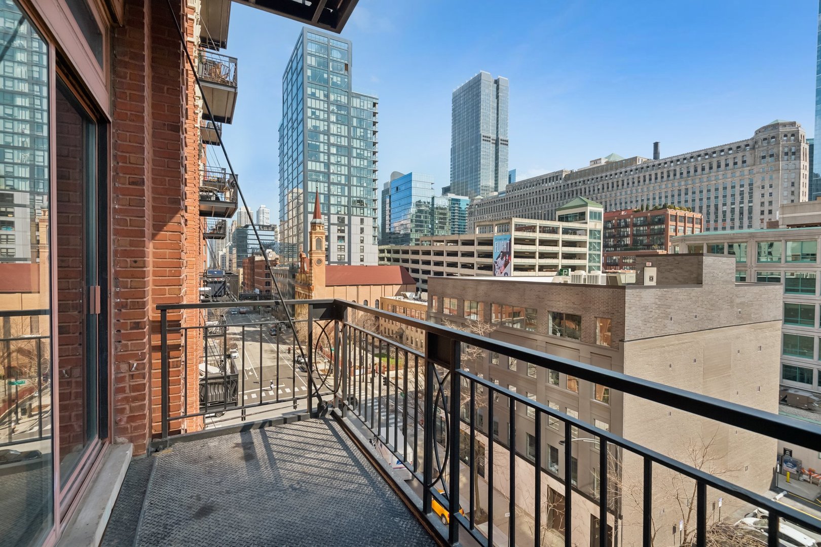 360 West Illinois Street, Unit 5F Chicago, IL 60654 - Photo 14 of 36 a view of balcony with city view
