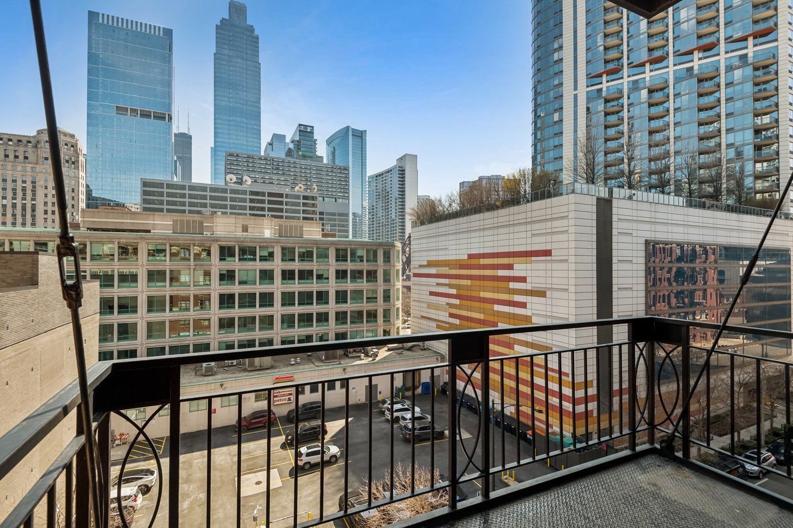 360 West Illinois Street, Unit 5F Chicago, IL 60654 - Photo 15 of 36 a view of building from a balcony