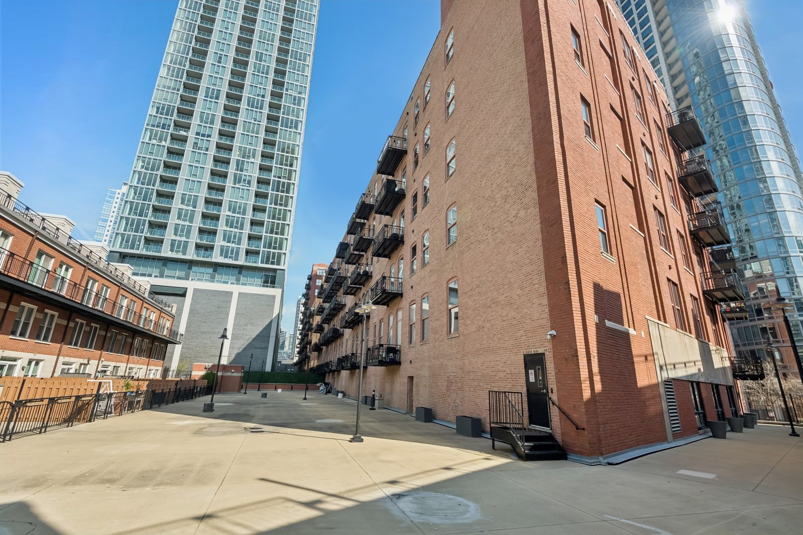 360 West Illinois Street, Unit 5F Chicago, IL 60654 - Photo 33 of 36 a front view of a building