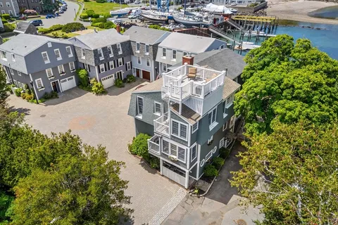 $1,550,000 | 7 Fort Beach Way, Marblehead, MA 01945