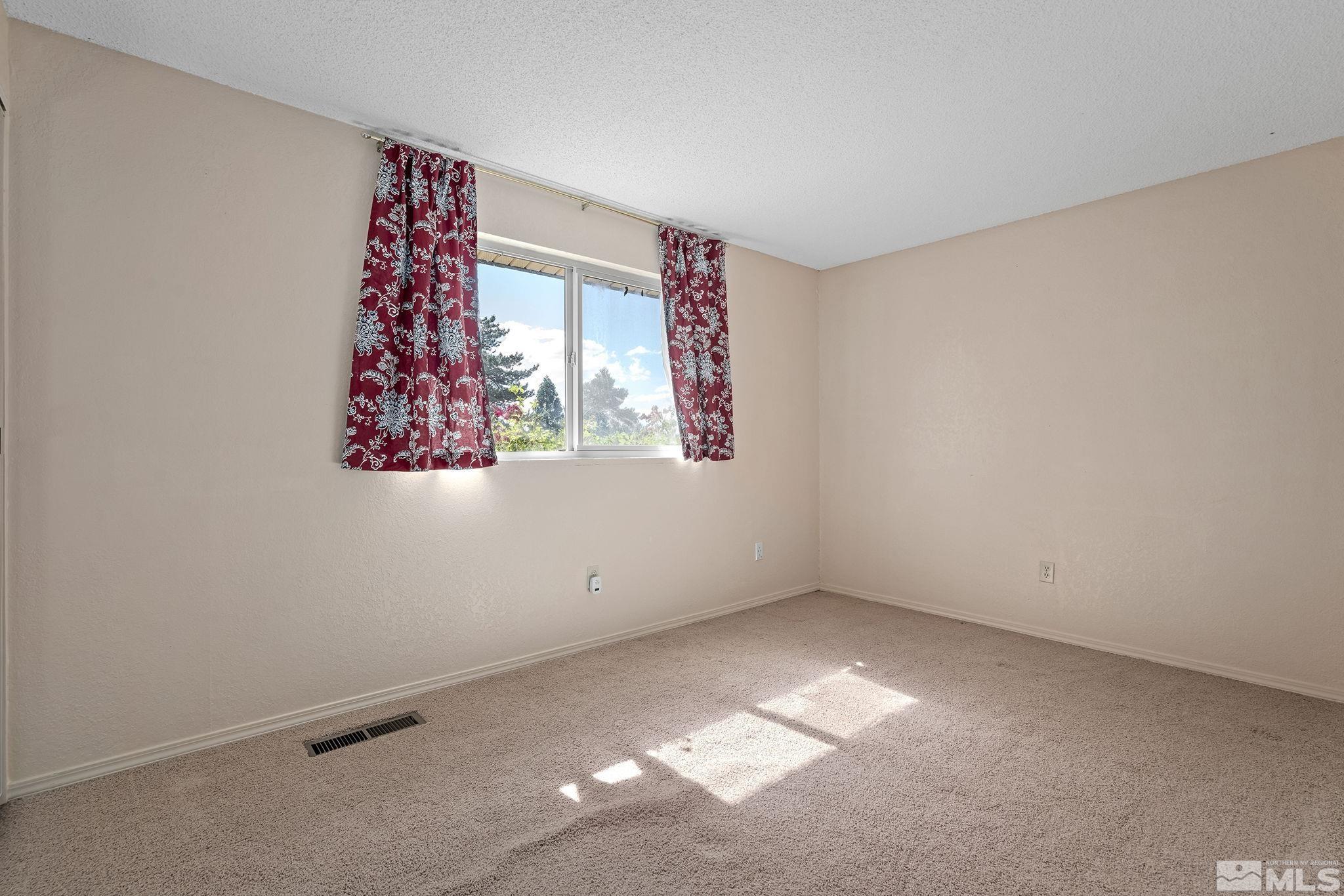 2370 Seneca Drive Reno, NV 89506 - Photo 17 of 27 Photo 17