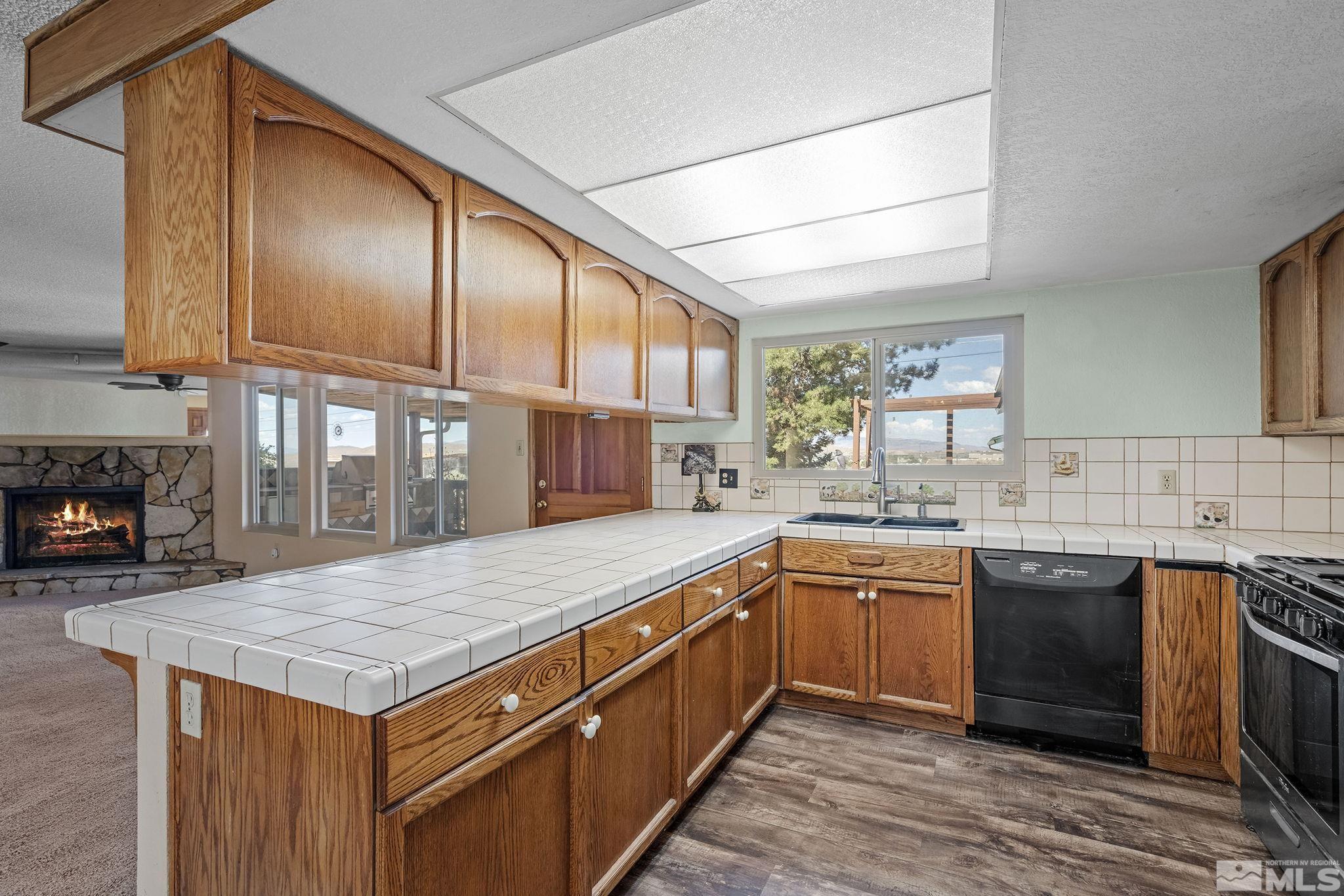 2370 Seneca Drive Reno, NV 89506 - Photo 4 of 27 Photo 4