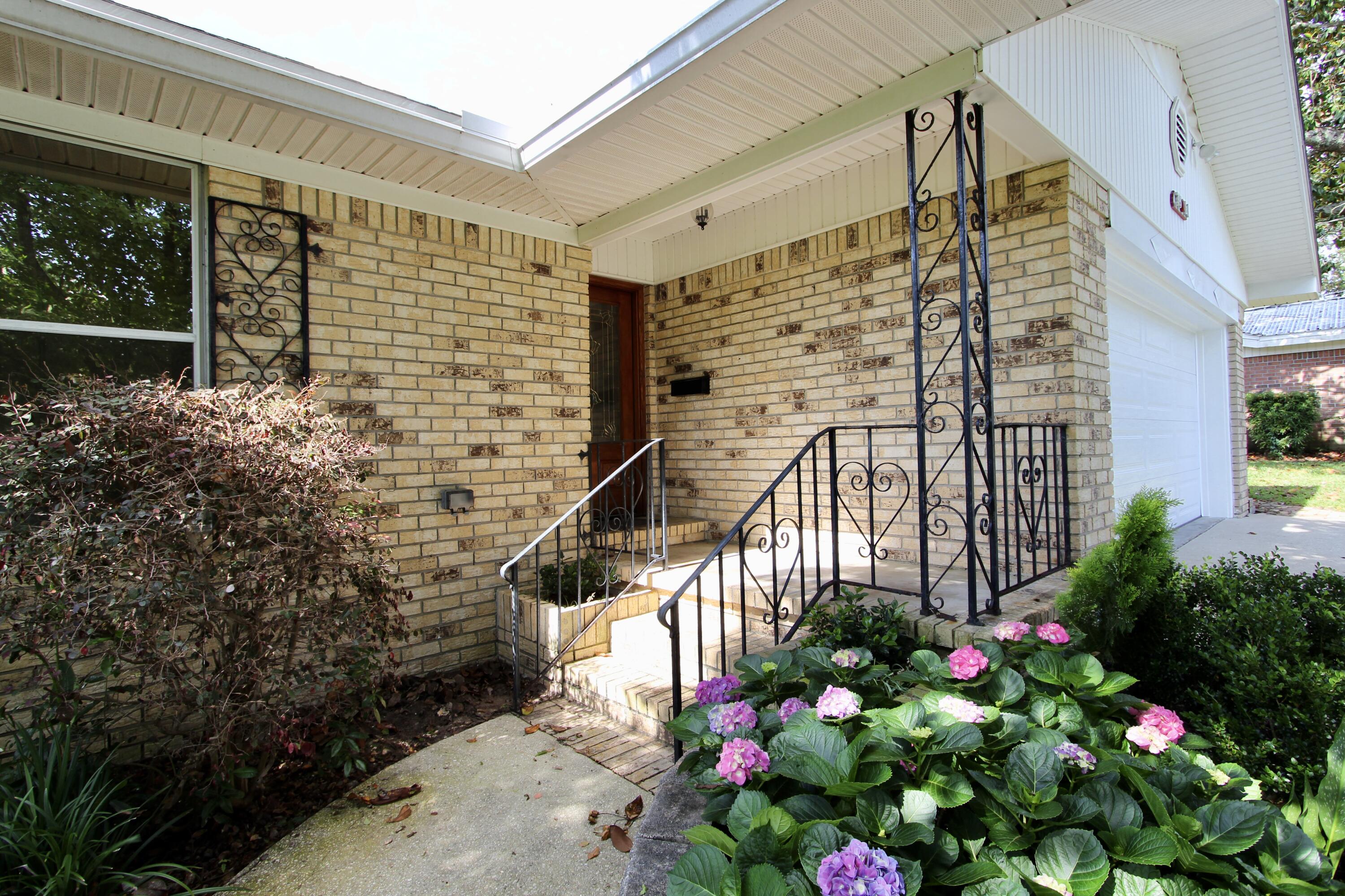 35 Birch Avenue Shalimar, FL 32579 - Photo 5 of 35