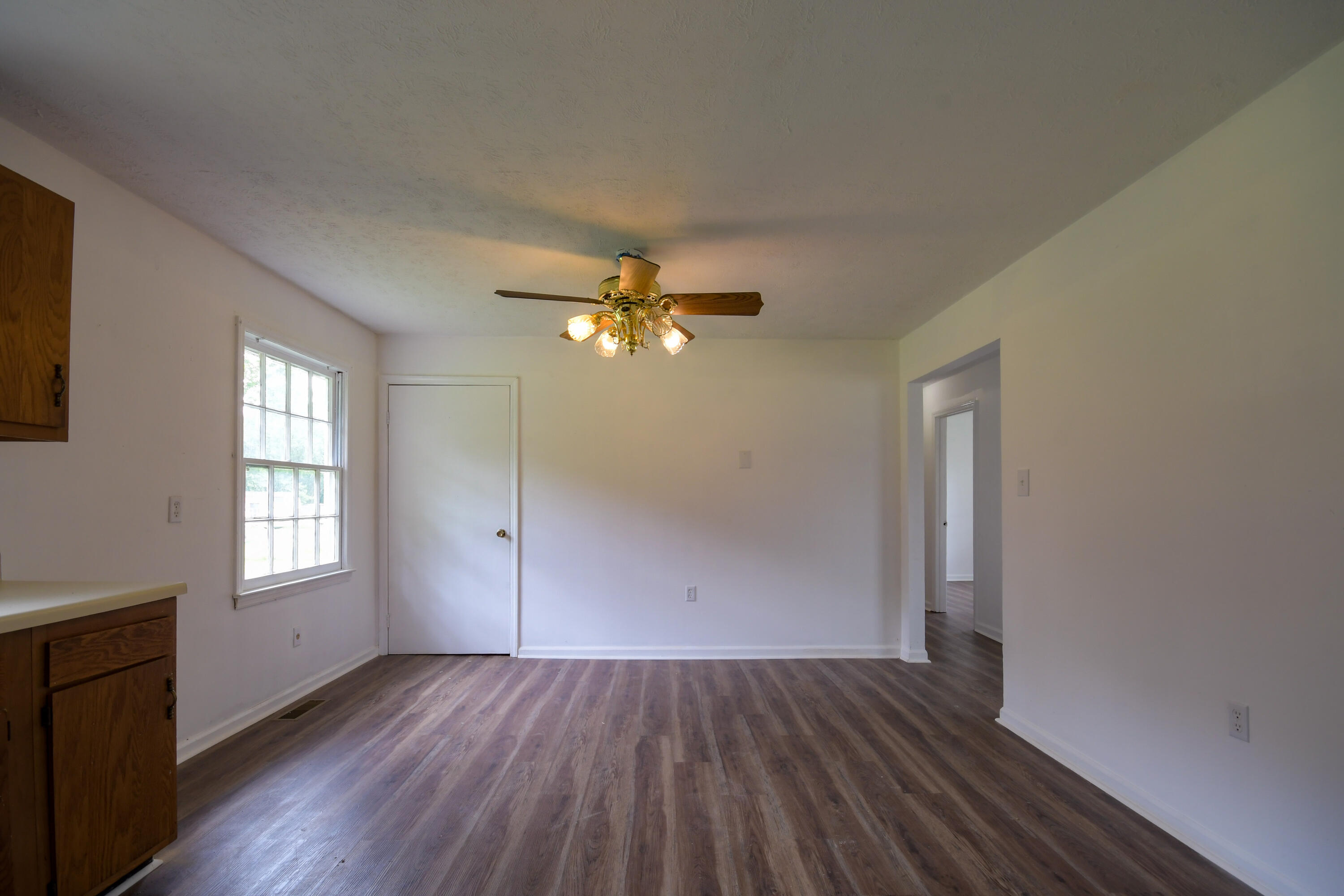 1735 Welch Road Jeffersonville, KY 40337 - Photo 18 of 32 Kitchen (4 of 6)