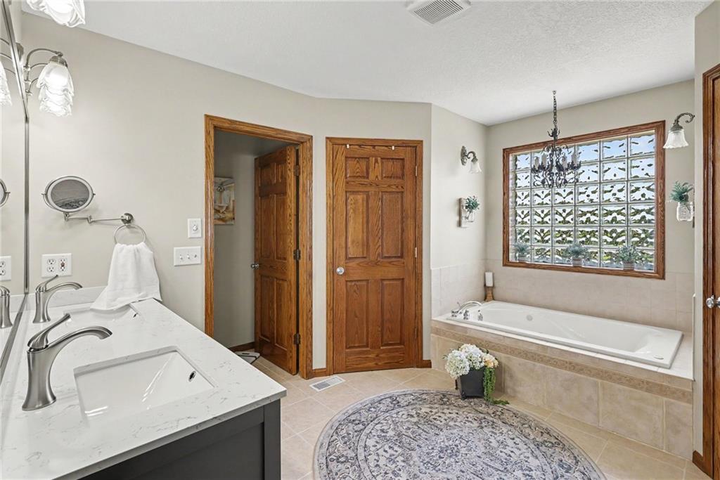 7204 Pleasant Ridge Terrace St. Joseph, MO 64504 - Photo 19 of 56