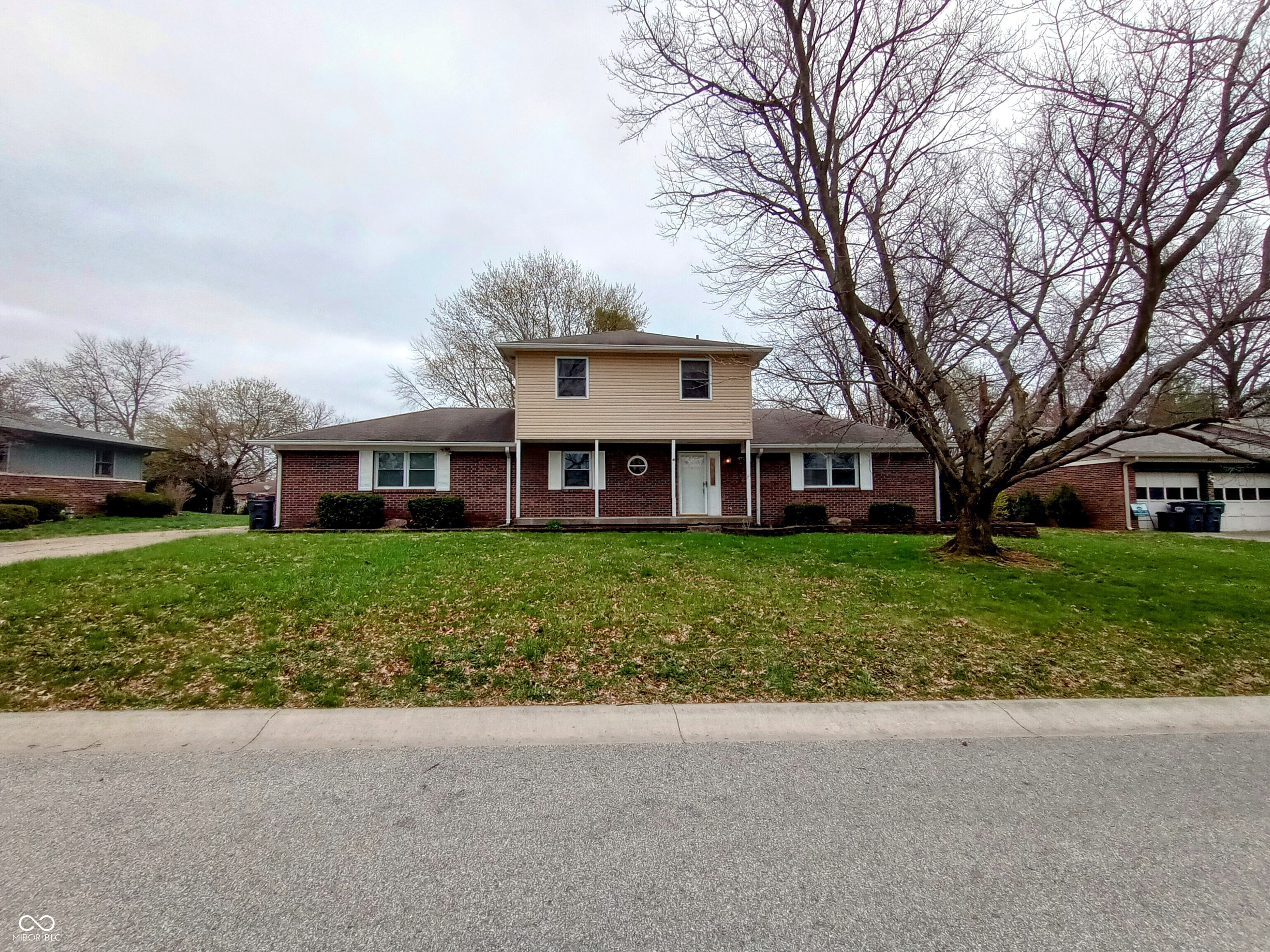 951 Apple Valley Road Greenwood, IN 46142 - Photo 1 of 42 Gallery Image 1