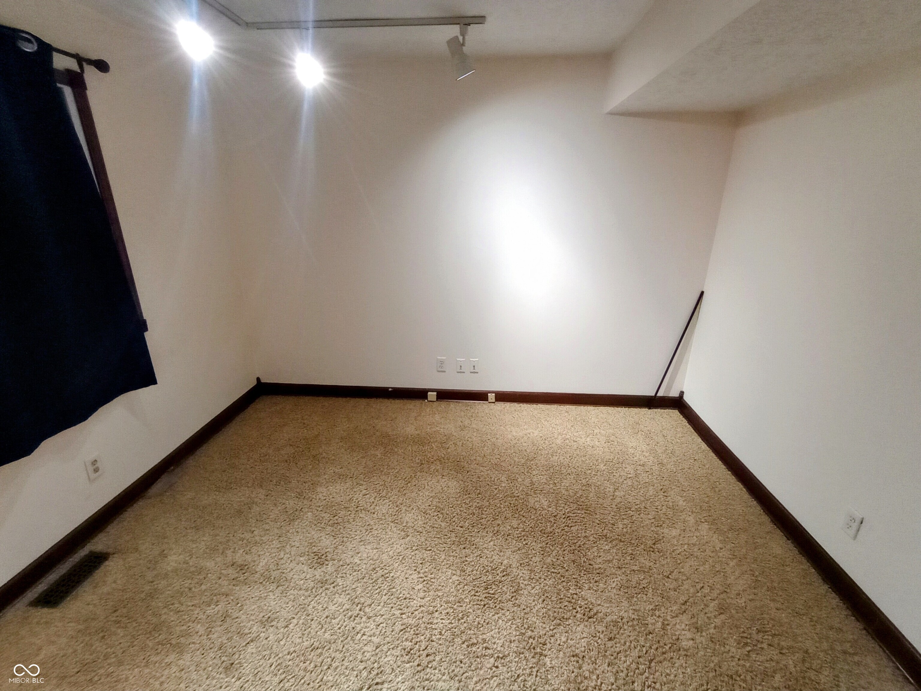 951 Apple Valley Road Greenwood, IN 46142 - Photo 19 of 42 Gallery Image 19