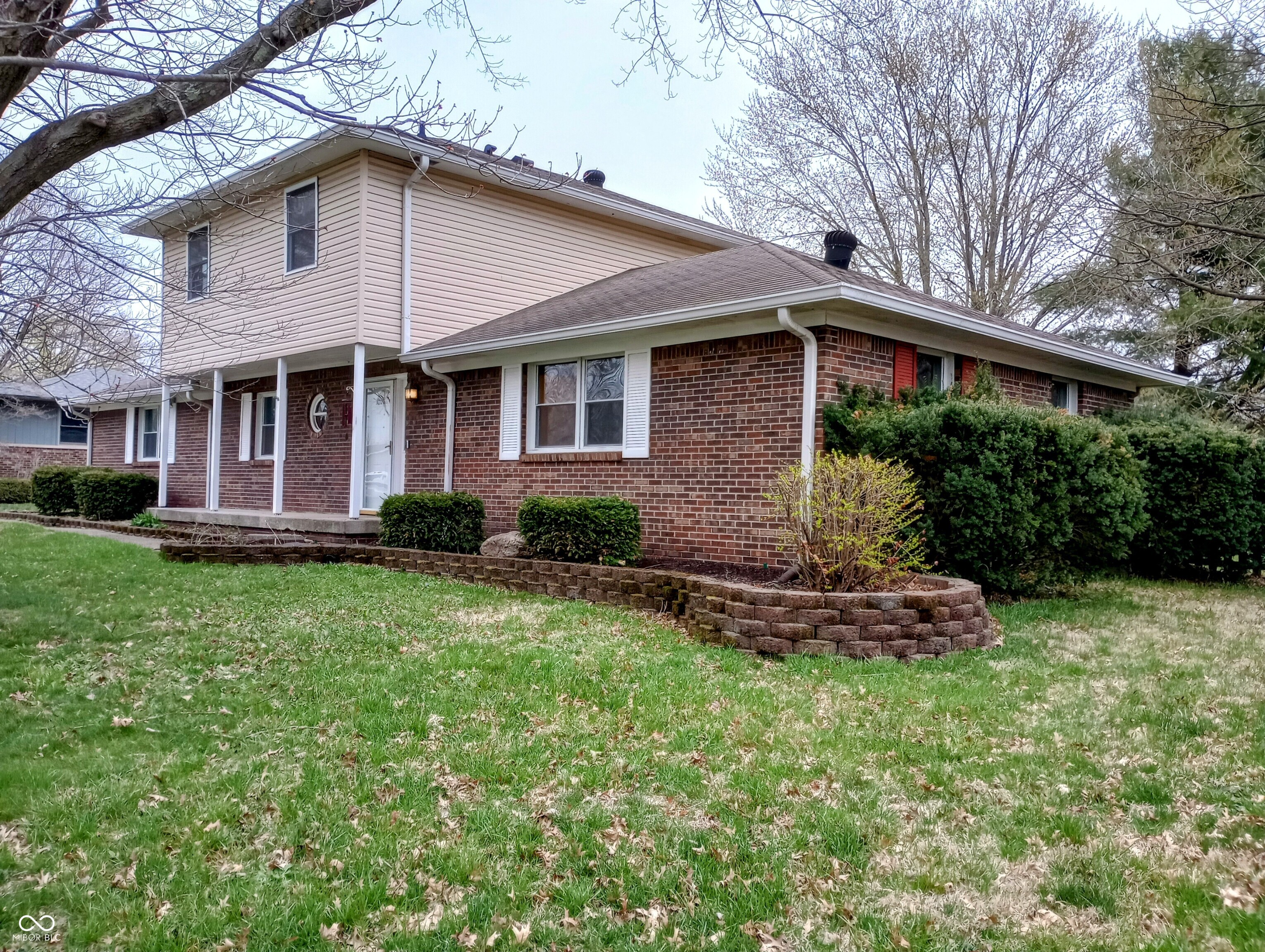 951 Apple Valley Road Greenwood, IN 46142 - Photo 3 of 42 Gallery Image 3