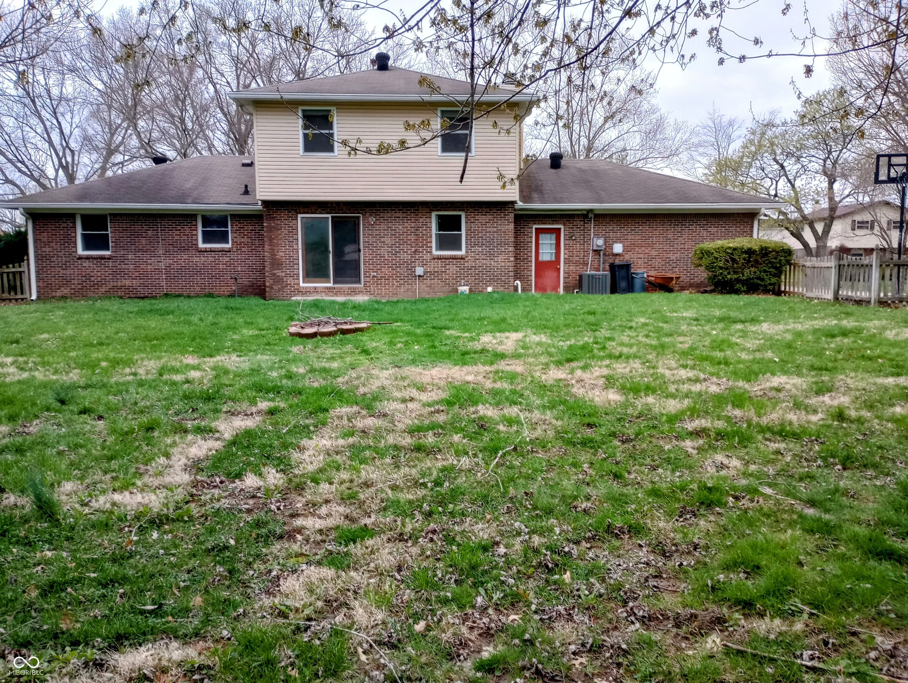 951 Apple Valley Road Greenwood, IN 46142 - Photo 9 of 42 Gallery Image 9