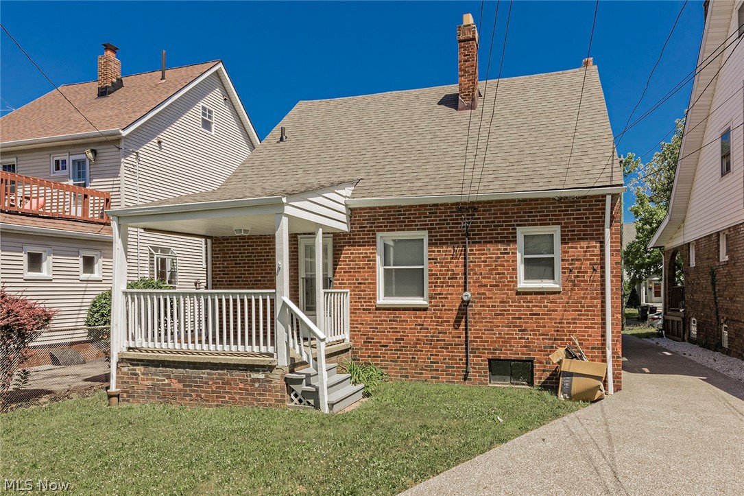 3266 Yorkshire Road Cleveland, OH 44118 - Photo 5 of 34