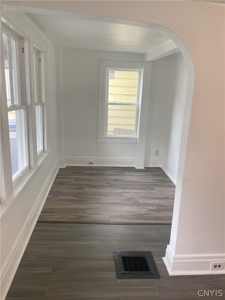 2407 Lodi Street Syracuse, NY 13208 - Photo 4 of 41