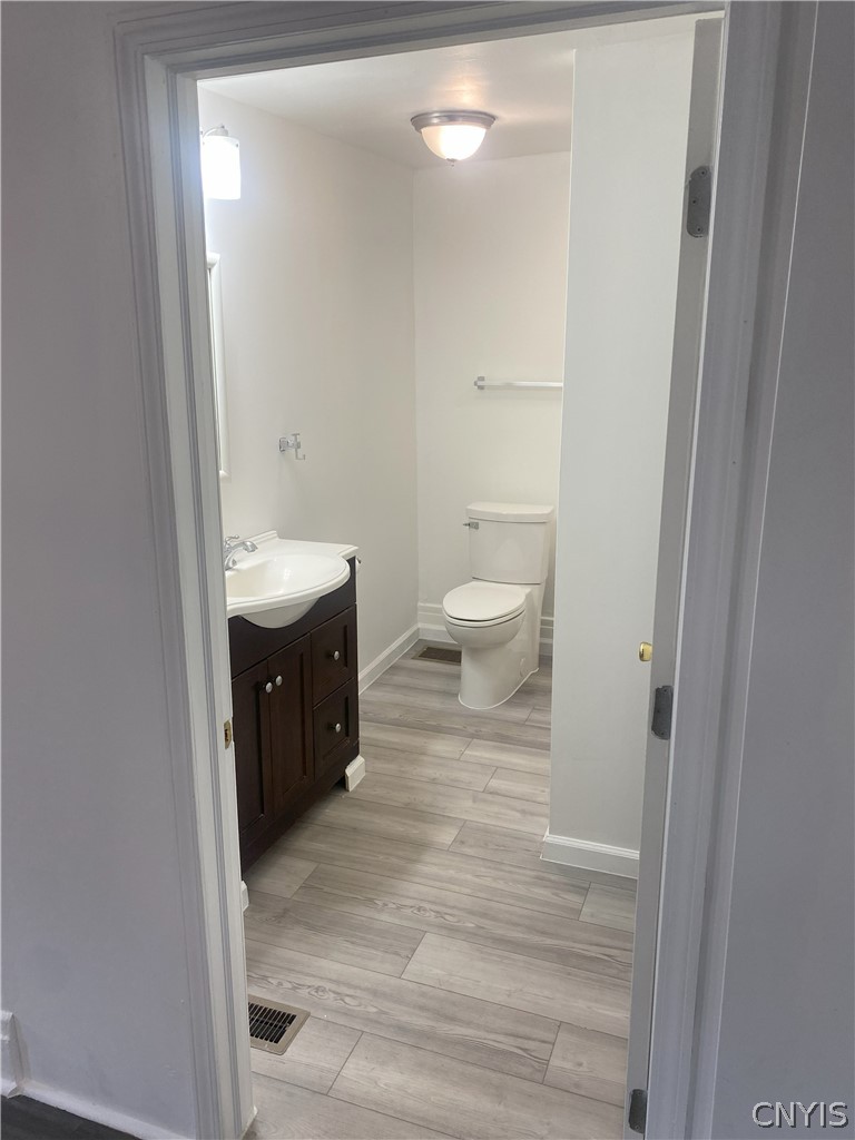 2407 Lodi Street Syracuse, NY 13208 - Photo 10 of 41