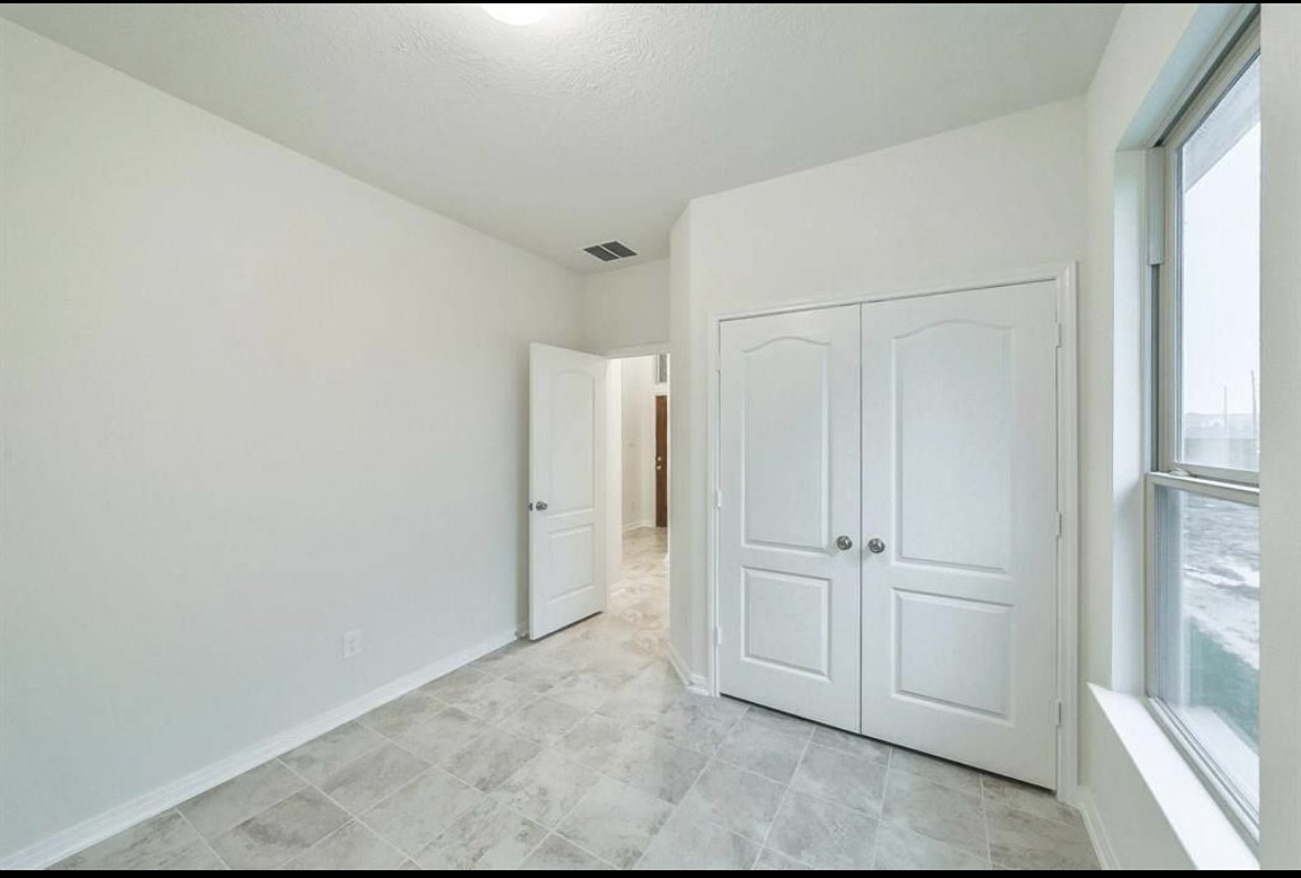 6711 Knoll Spring Way Houston, TX 77084 - Photo 9 of 12