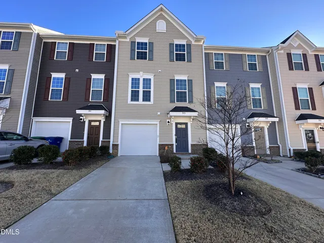$1,890 | 945 Arnold Place Drive, Fuquay-Varina, NC 27526