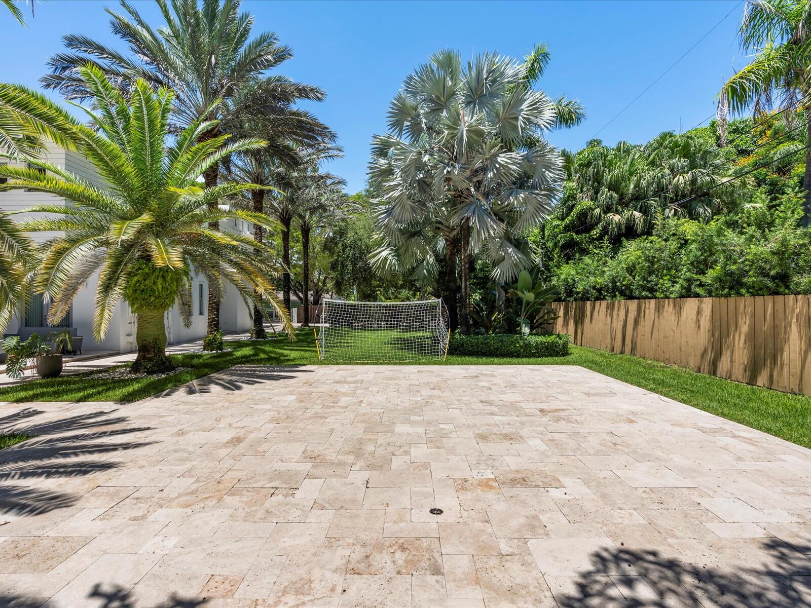 3917 Southwest 42nd Avenue Miami, FL 33133 - Photo 13 of 60 11-Exterior Back
