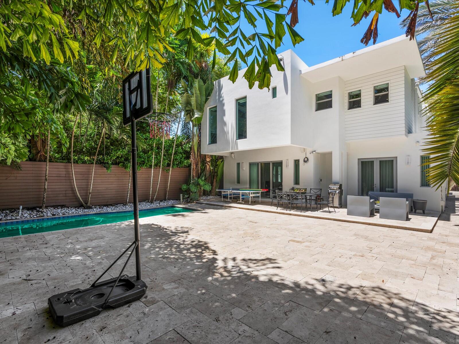 3917 Southwest 42nd Avenue Miami, FL 33133 - Photo 53 of 60 12-Exterior Back