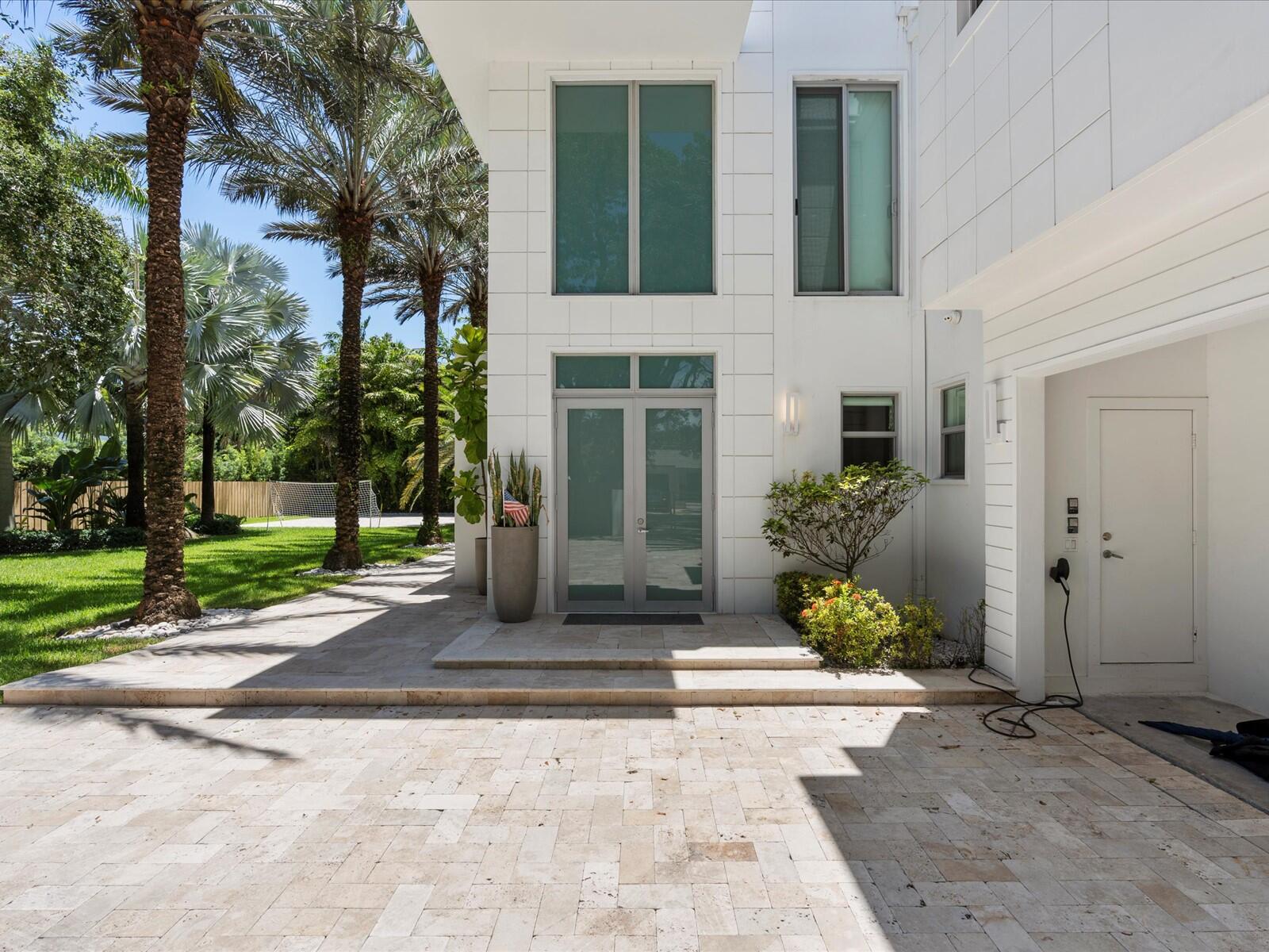 3917 Southwest 42nd Avenue Miami, FL 33133 - Photo 7 of 60 06-Exterior Front