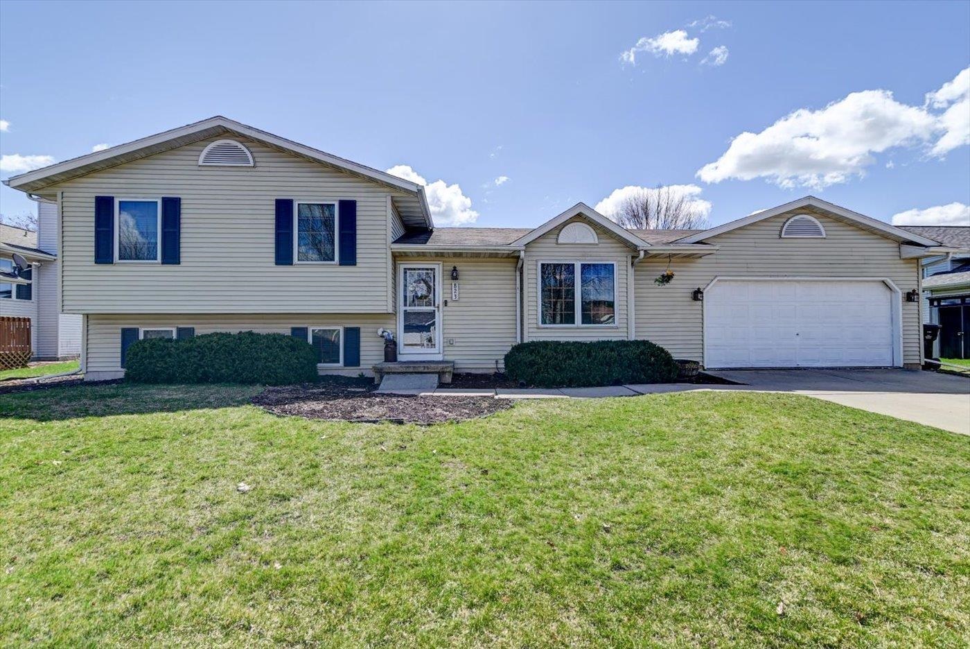 823 West Lexington Parkway, DeForest, WI 53532 Compass