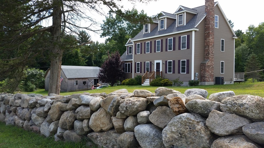 84 Barker Hill Road Townsend, MA 01469 - Photo 2 of 29 Gallery Image 2