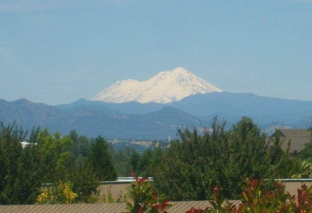 6840 Amber Ridge Drive Anderson, CA 96007 - Photo 2 of 26 view of Mt Shasta