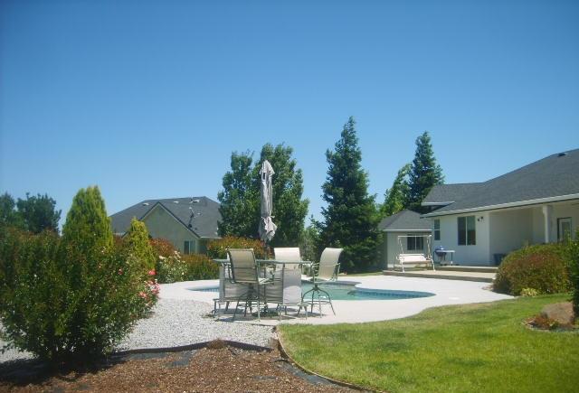 6840 Amber Ridge Drive Anderson, CA 96007 - Photo 3 of 26 view back