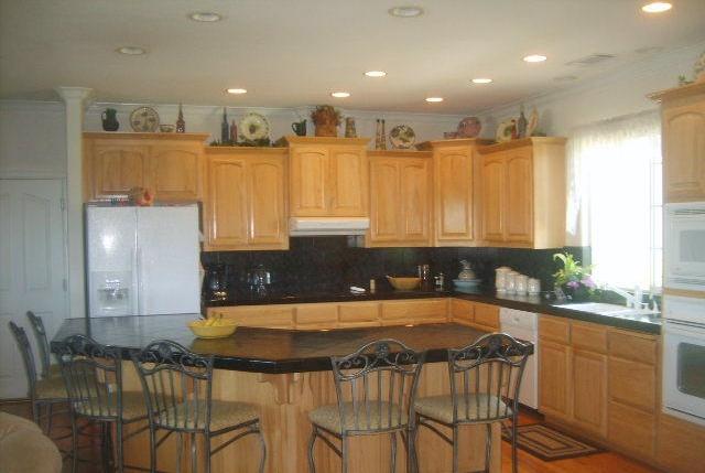 6840 Amber Ridge Drive Anderson, CA 96007 - Photo 4 of 26 kitchen