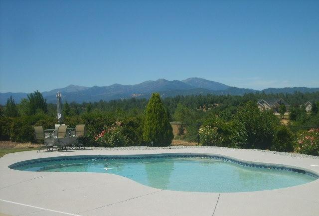 6840 Amber Ridge Drive Anderson, CA 96007 - Photo 9 of 26 pool and view