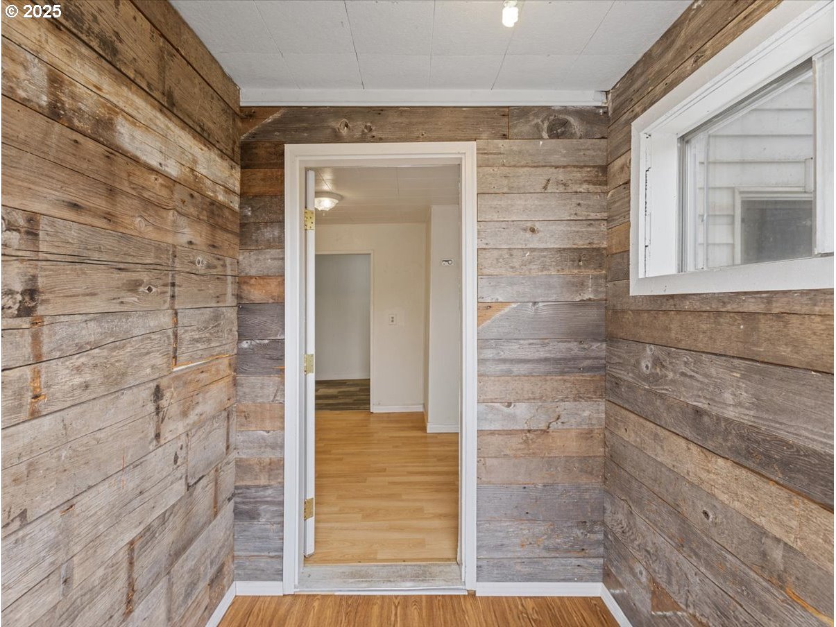 246 Jacobson Road Cathlamet, WA 98612 - Photo 4 of 33