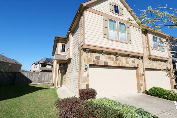 $2,100 | 12211 Stellano Lane, Richmond, TX 77406