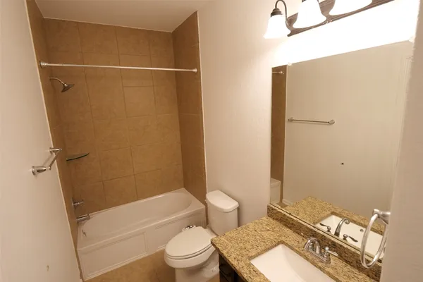 $2,100 | 12211 Stellano Lane, Richmond, TX 77406